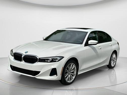 Alpine White 2023 BMW 330 330i