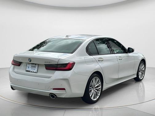 Alpine White 2023 BMW 330 330i