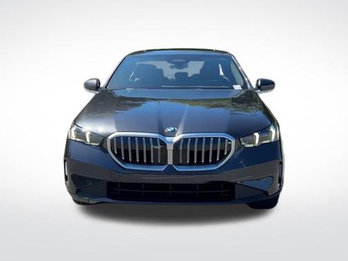 2025 BMW 530 530i