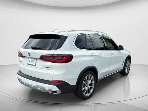 Alpine White 2023 BMW X5 sDrive40i