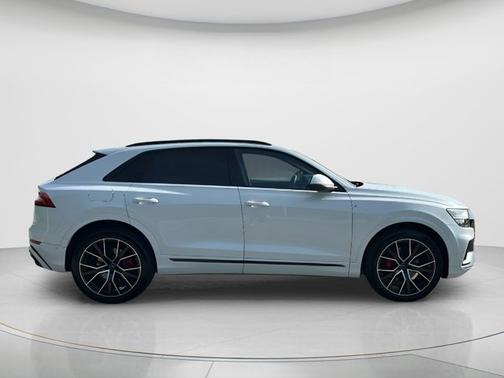 2020 Audi Q8 Prestige