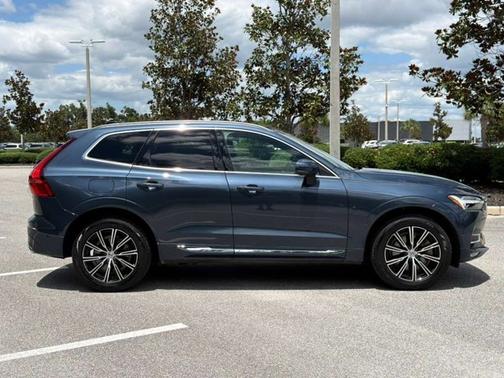 Denim Blue Metallic 2021 Volvo XC60 Inscription