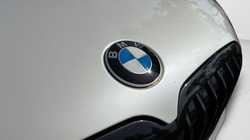 Mineral White Metallic 2022 BMW X7 M50i