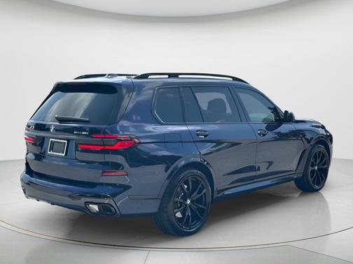 Tanzanite Blue II Metallic 2026 BMW X7 xDrive40i