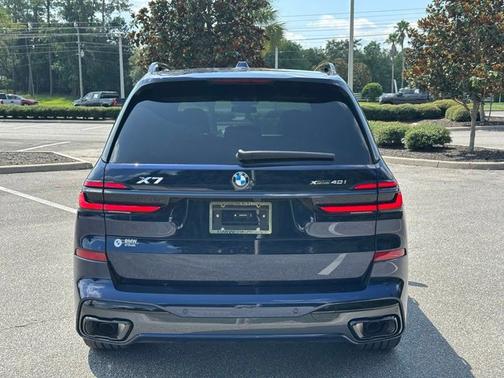 Tanzanite Blue II Metallic 2026 BMW X7 xDrive40i