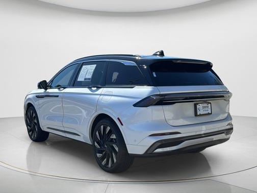 2024 Lincoln Nautilus Black Label