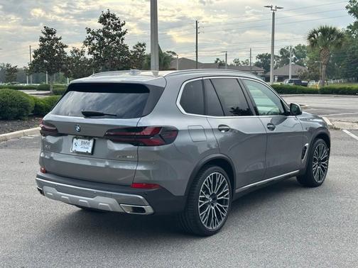 Skyscraper Grey Metallic 2024 BMW X5 xDrive40i