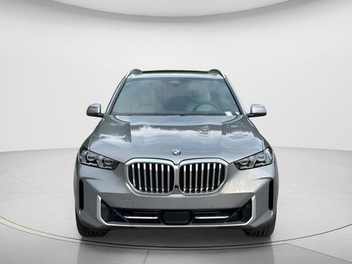 Skyscraper Grey Metallic 2024 BMW X5 xDrive40i