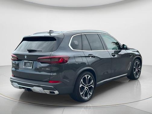 Dark Graphite Metallic 2023 BMW X5 xDrive45e