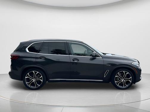 Dark Graphite Metallic 2023 BMW X5 xDrive45e