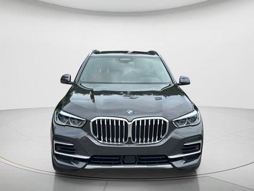 Dark Graphite Metallic 2023 BMW X5 xDrive45e