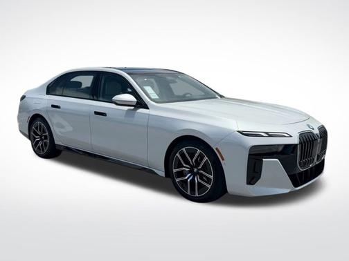 2025 BMW 740 740i