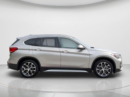 Cashmere Silver Metallic 2021 BMW X1 sDrive28i
