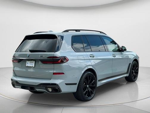 Brooklyn Grey Metallic 2025 BMW X7 xDrive40i