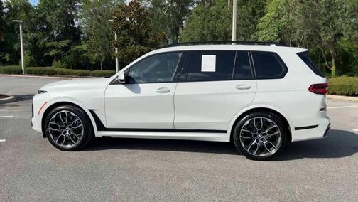 2025 BMW X7 xDrive40i