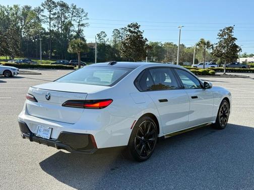 Alpine White 2023 BMW 740 740i