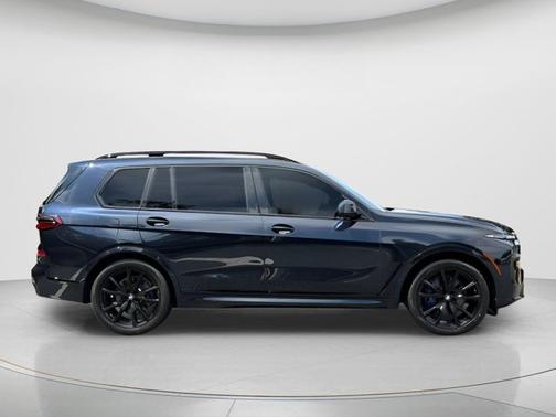 Carbon Black Metallic 2024 BMW X7 xDrive40i
