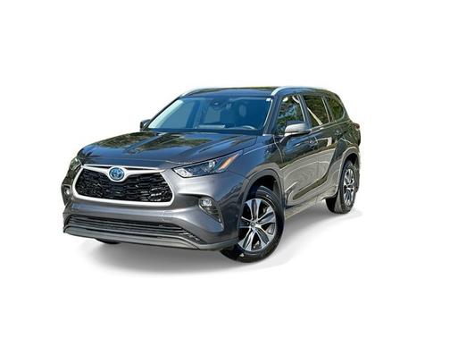 2023 Toyota Highlander Hybrid XLE