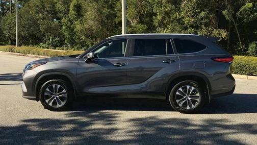 2023 Toyota Highlander Hybrid XLE