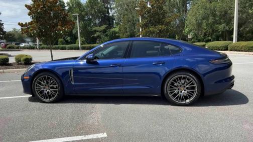 2023 Porsche Panamera 4 Platinum Edition