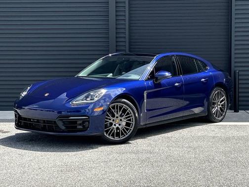 2023 Porsche Panamera 4 Platinum Edition
