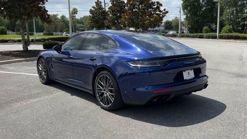 2023 Porsche Panamera 4 Platinum Edition