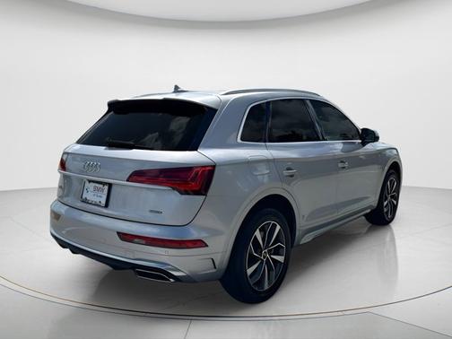 2022 Audi Q5 S line Premium Plus