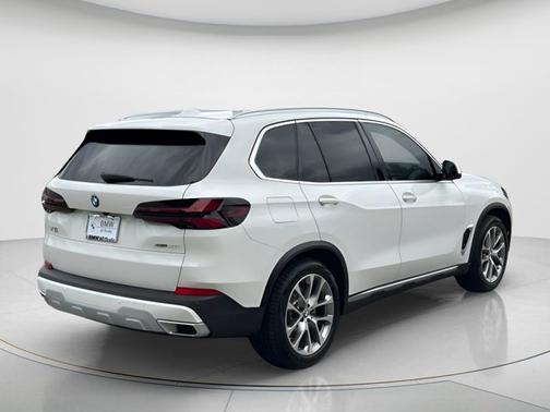Alpine White 2025 BMW X5 xDrive40i
