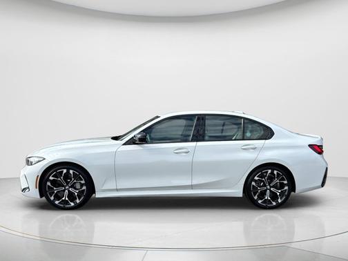 2025 BMW 330 330i