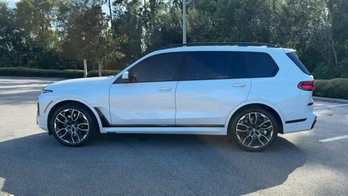 2024 BMW X7 xDrive40i