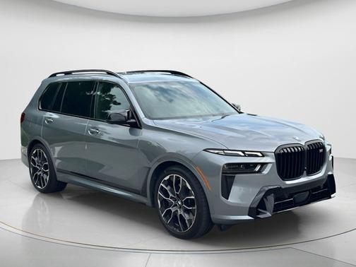 Skyscraper Grey Metallic 2024 BMW X7 M60i