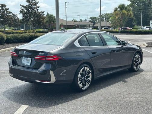 Dark Graphite Metallic 2026 BMW 530 530i