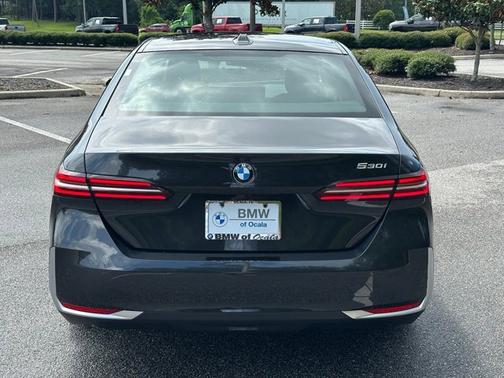 Dark Graphite Metallic 2026 BMW 530 530i