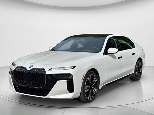 Mineral White Metallic 2024 BMW 760 760i xDrive