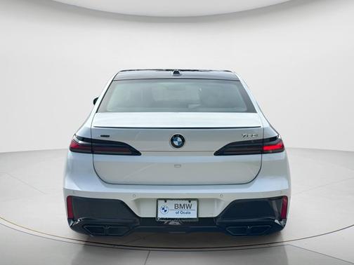 Mineral White Metallic 2024 BMW 760 760i xDrive