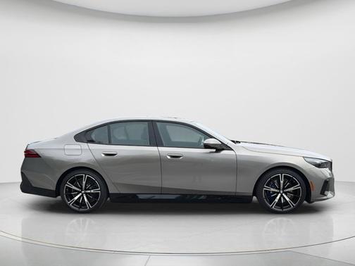 2026 BMW 550e 550e xDrive