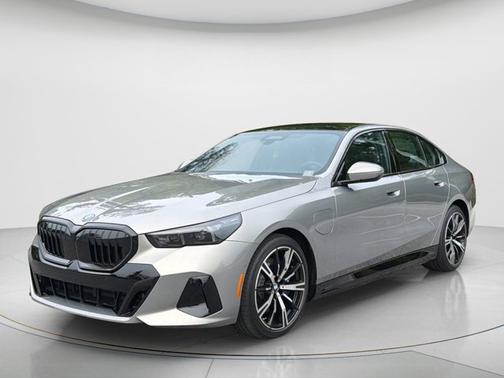 2026 BMW 550e 550e xDrive