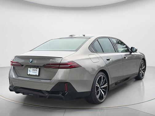 2026 BMW 550e 550e xDrive