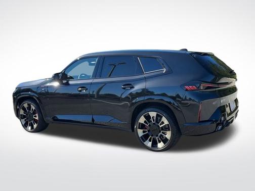 Black Sapphire Metallic 2026 BMW XM Label