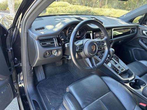 2024 Porsche Macan 
