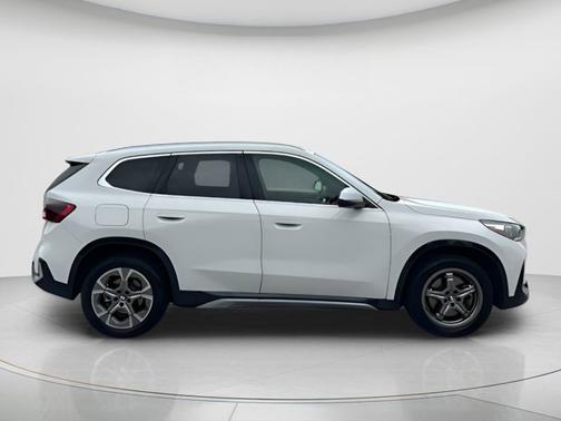 Alpine White 2023 BMW X1 xDrive28i