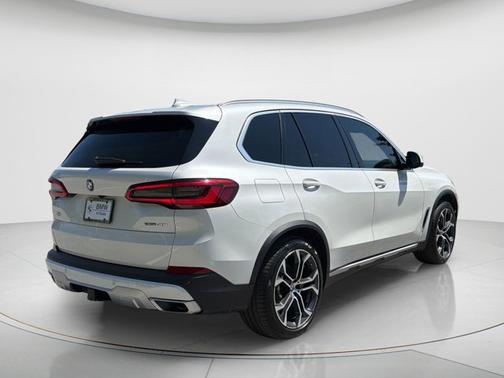 Mineral White Metallic 2019 BMW X5 xDrive40i