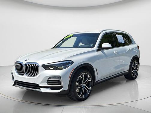 Mineral White Metallic 2019 BMW X5 xDrive40i