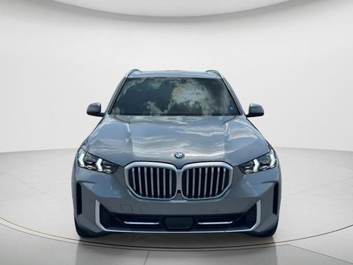Skyscraper Grey Metallic 2024 BMW X5 sDrive40i