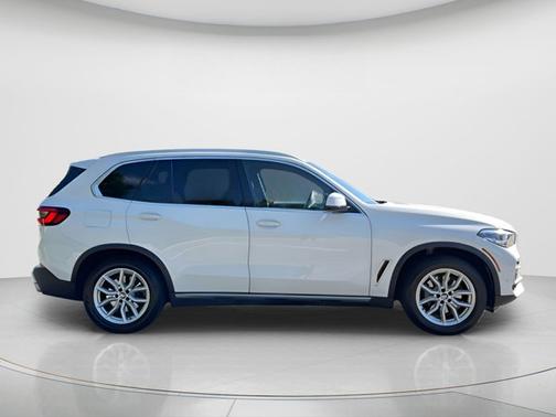 Alpine White 2021 BMW X5 xDrive40i