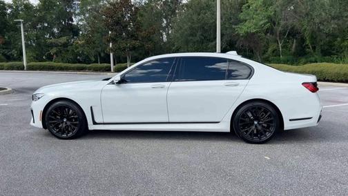 2021 BMW 750 750i xDrive