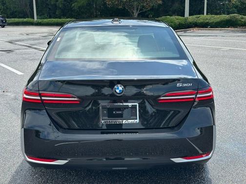 Black Sapphire Metallic 2026 BMW 530 530i