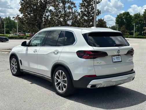 Mineral White Metallic 2024 BMW X5 xDrive50e