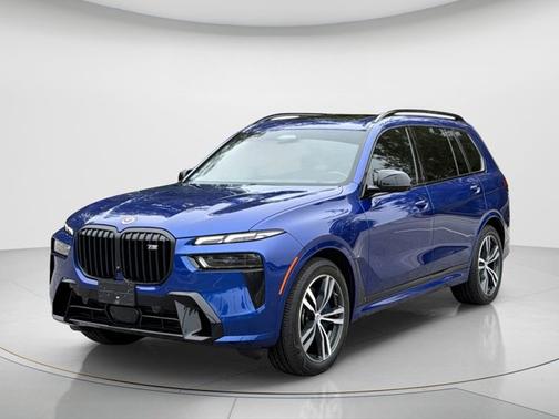 2023 BMW X7 M60i