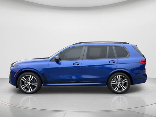 2023 BMW X7 M60i